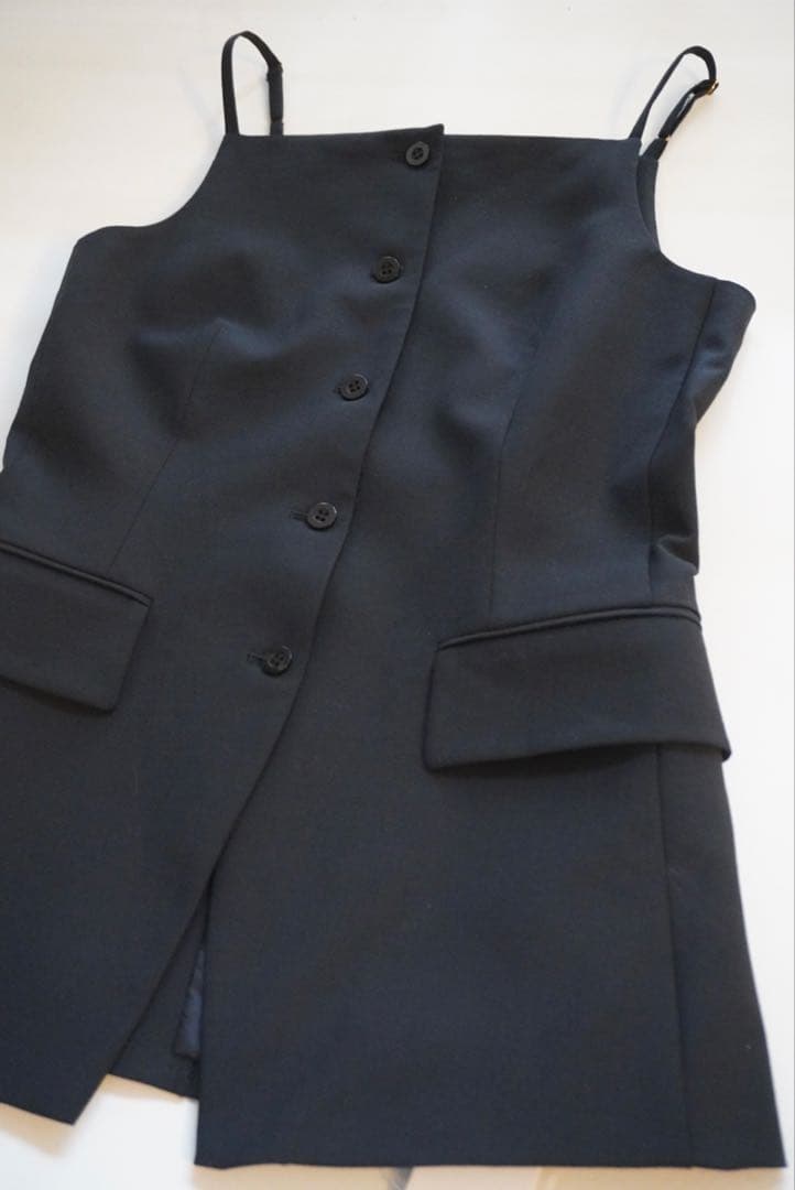 試着のみVENICA TOKYO Camisole tailored vest