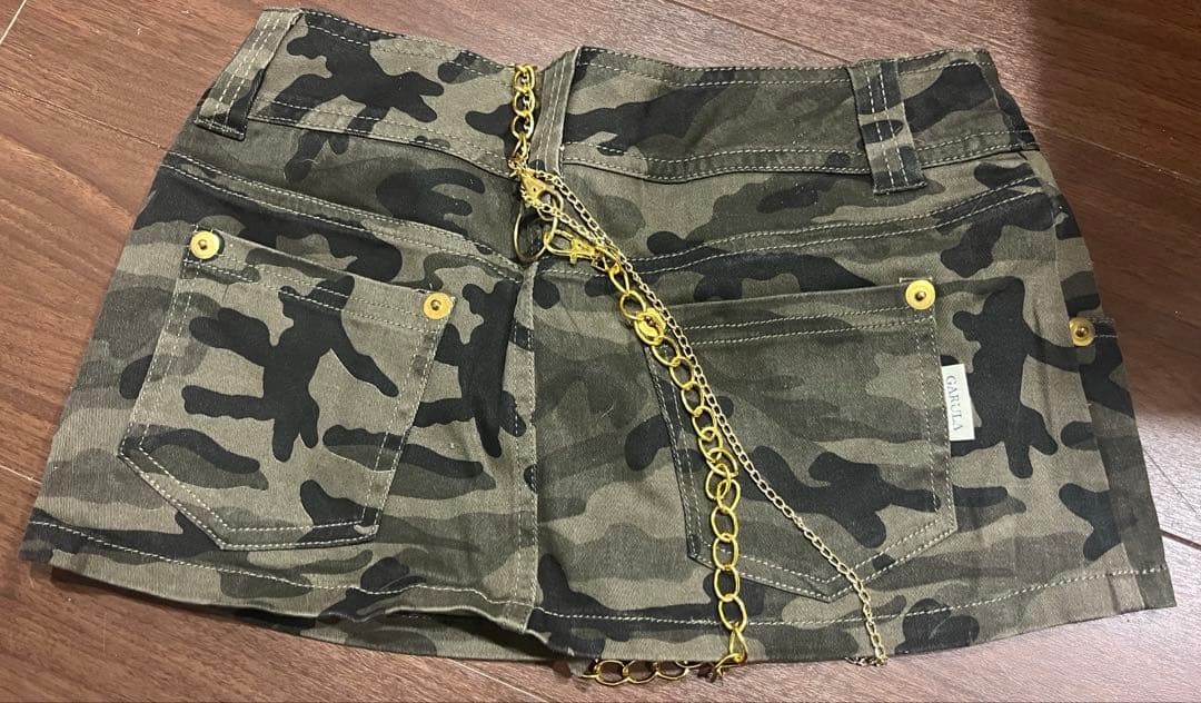GARULA 迷彩柄 ショートパンツ