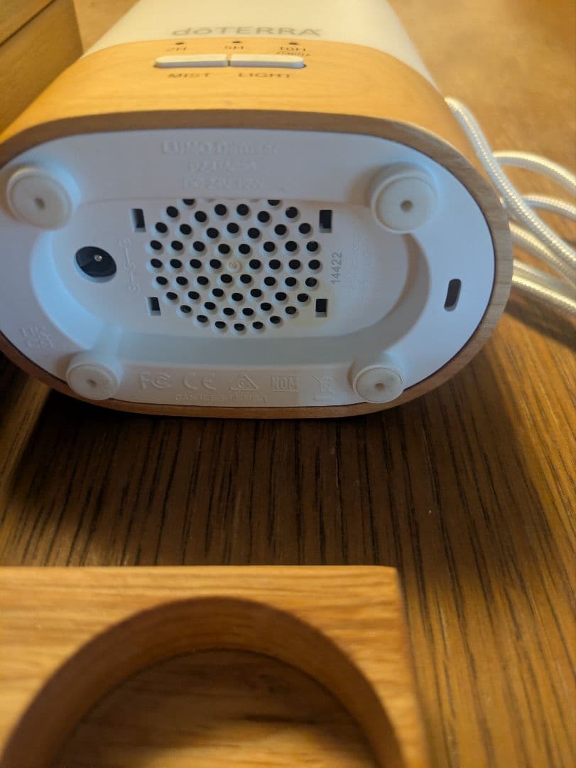 ゆかです★doTERRA ディフューザー，オイル，木箱，木製スタンド，