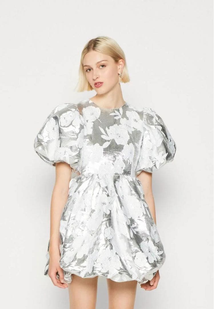 スーツ・フォーマル・ドレス Sister Jane Silver sweeper jacqard dress