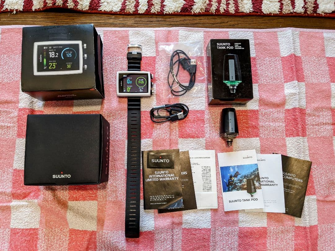 ダイブコンピューター トランスミッター付き SUUNTO スキューバダイビング