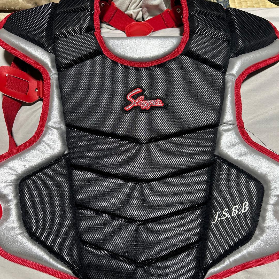 美品　SLUGGER キャッチャー用レガース、プロテクター