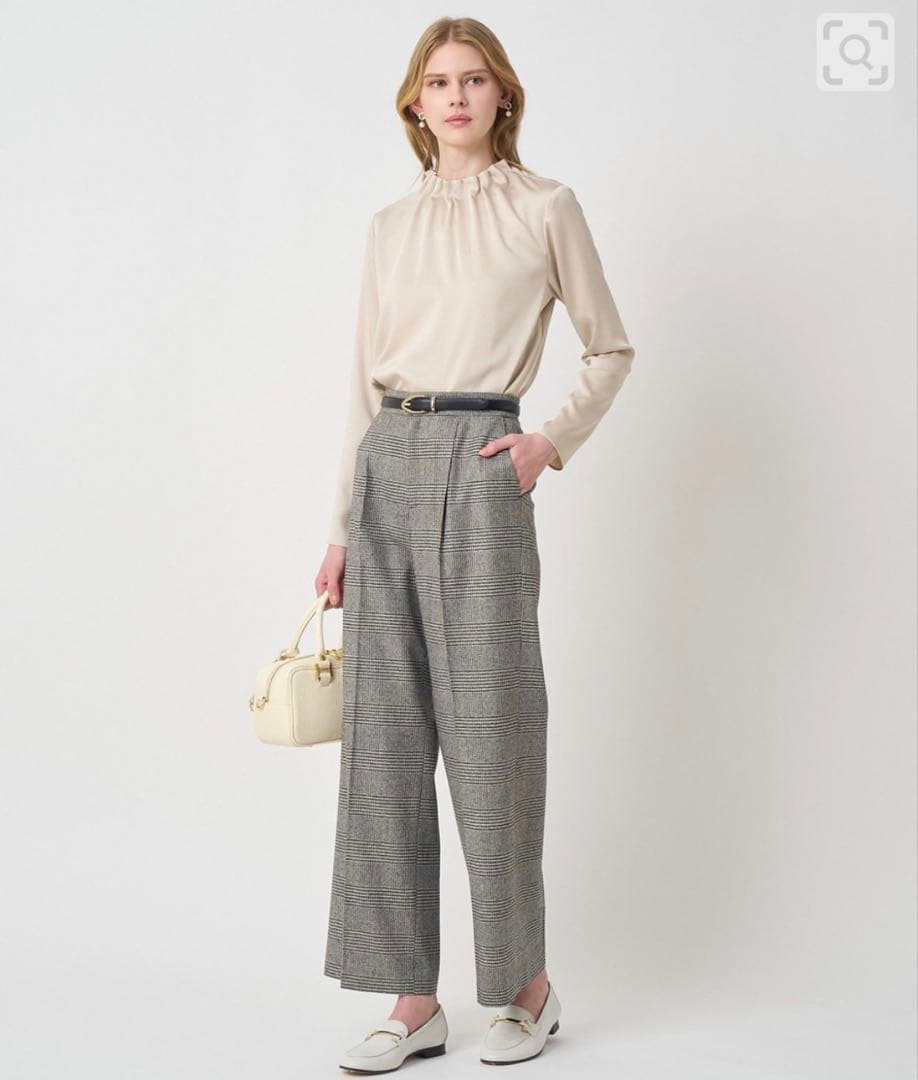 アナイ(ANAYI)サテン長袖シャツ　今期未使用