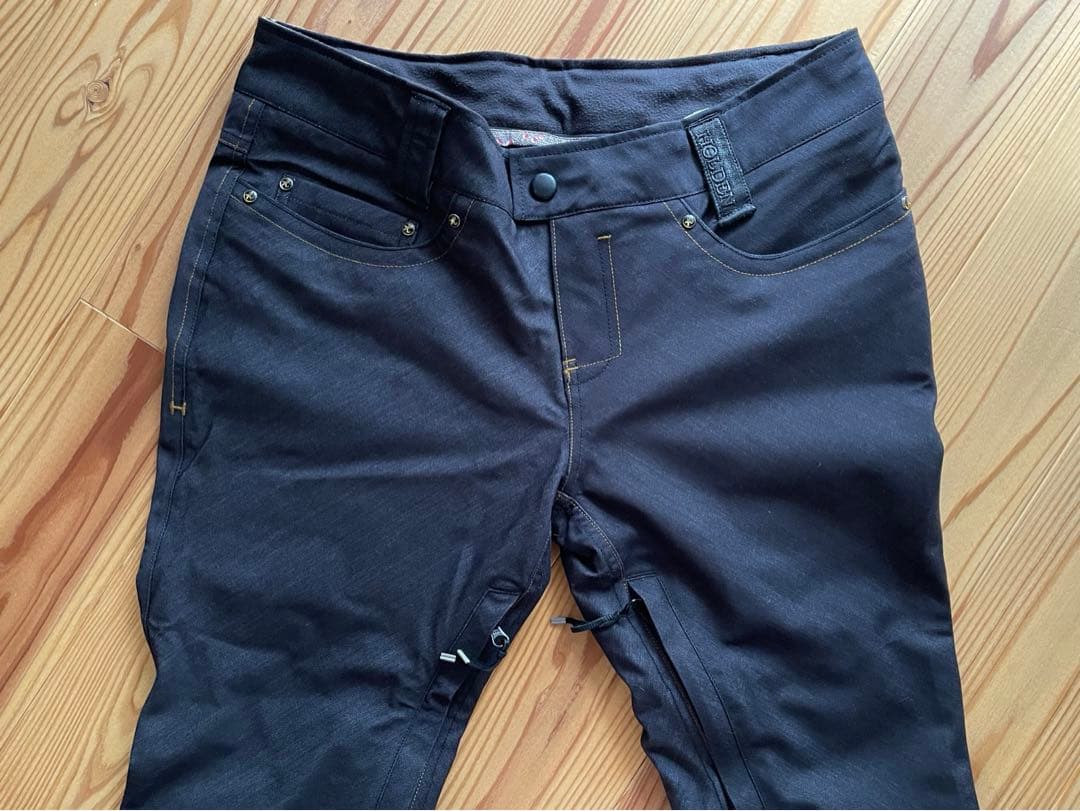 【HOLDEN】レディース スノーボードウェア 上下セット ⭐︎送料込み