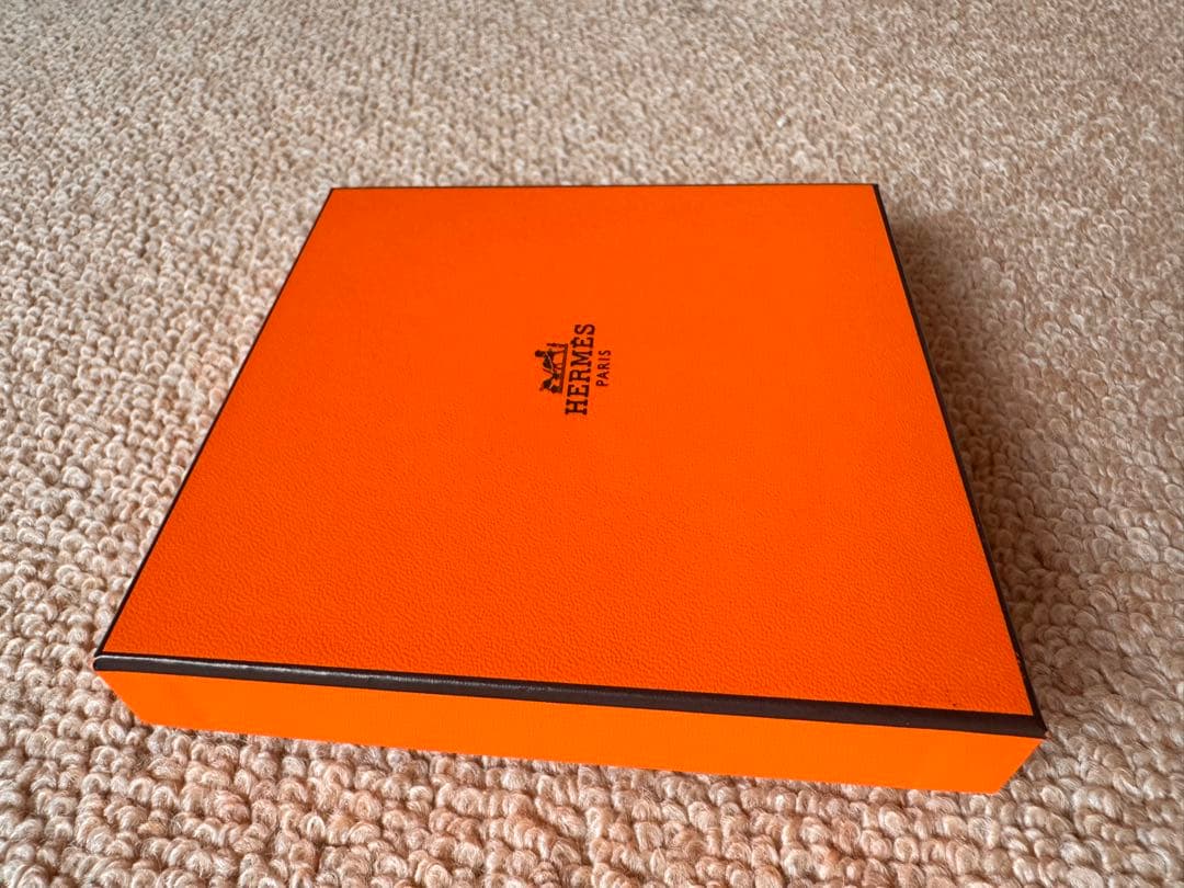 新品未使用 エルメス HERMES ハンカチ 2枚セット グレーピンク紙袋リボン