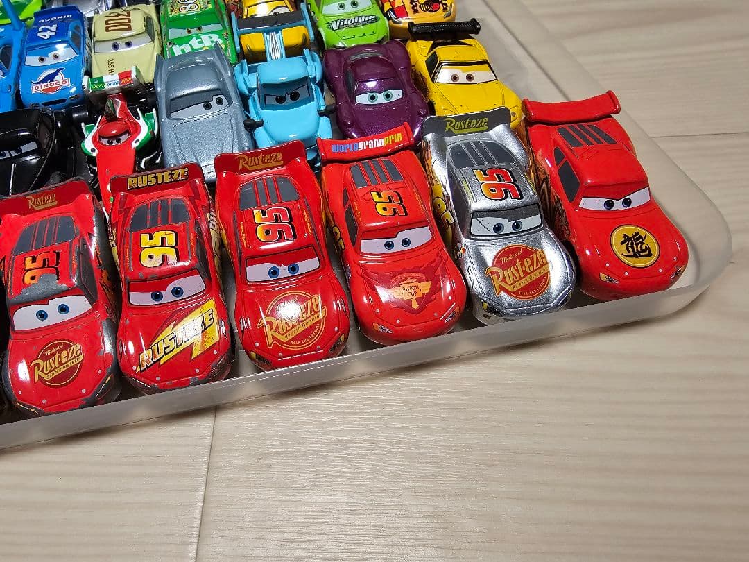 トミカ　カーズ　まとめ売り40台+トレーラー2台