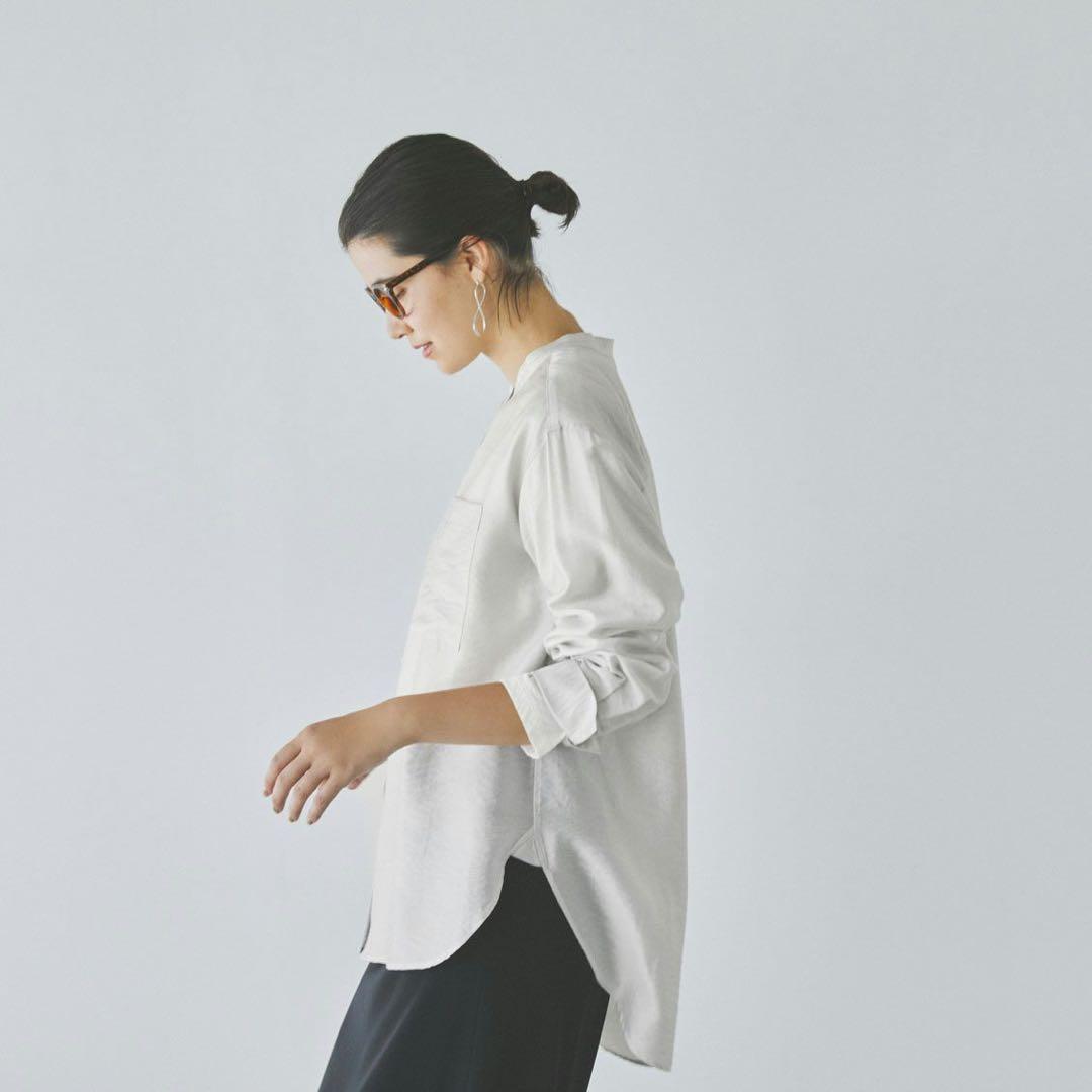 北欧暮らしの道具店 【24AW】とろんと光って揺れる シアーな羽織りブラウス