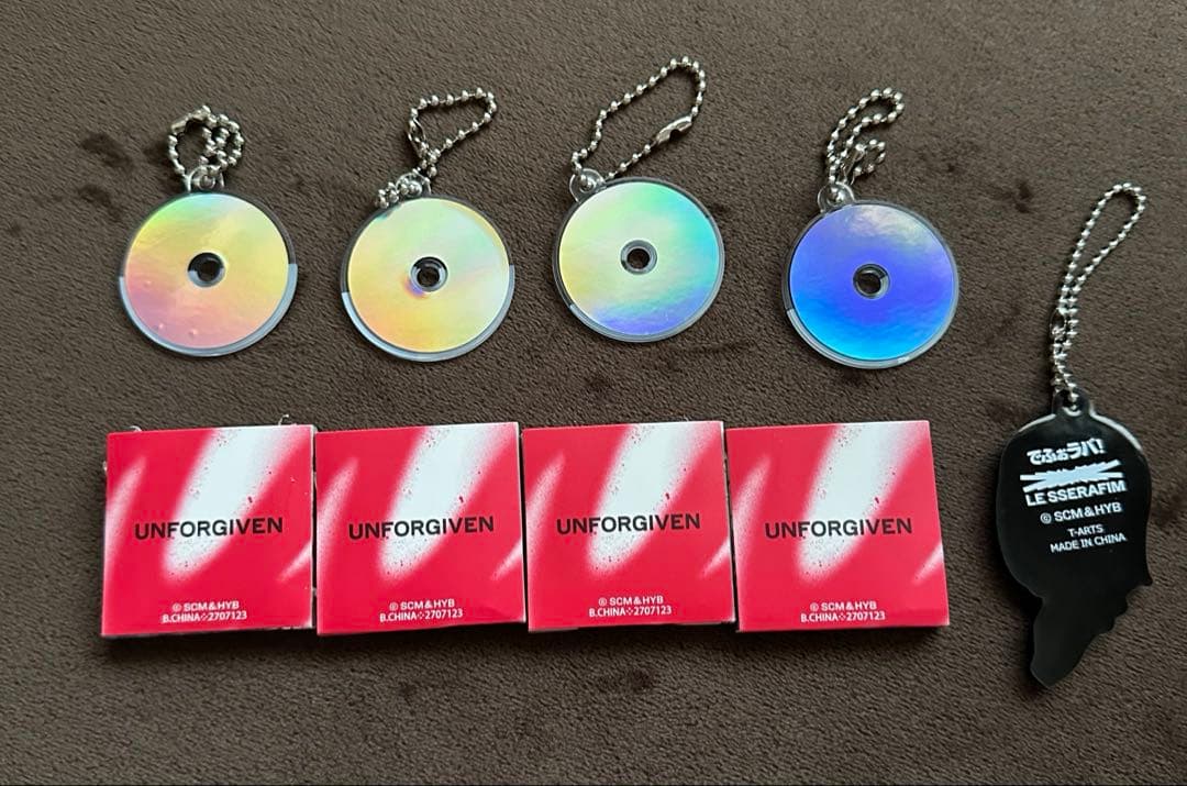 LE SSERAFIM キムチェウォン　うちわ・ペンライト・グッズ