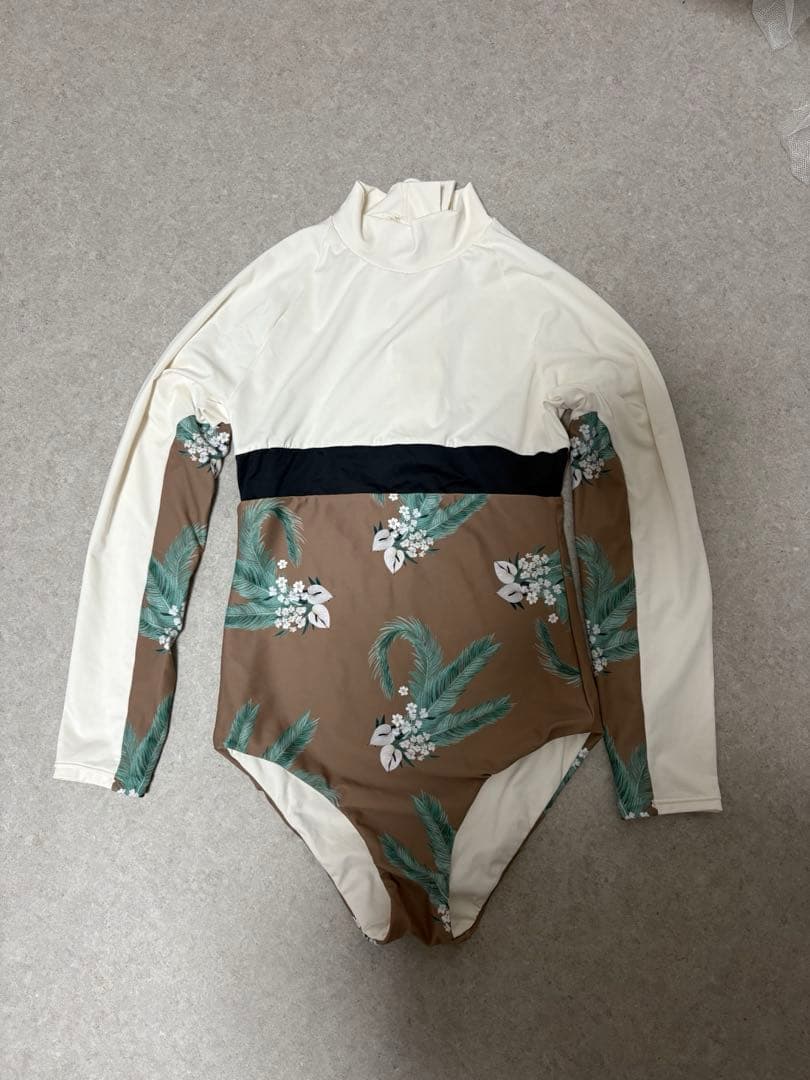 アリシアスタン【未使用】ラッシュガード水着