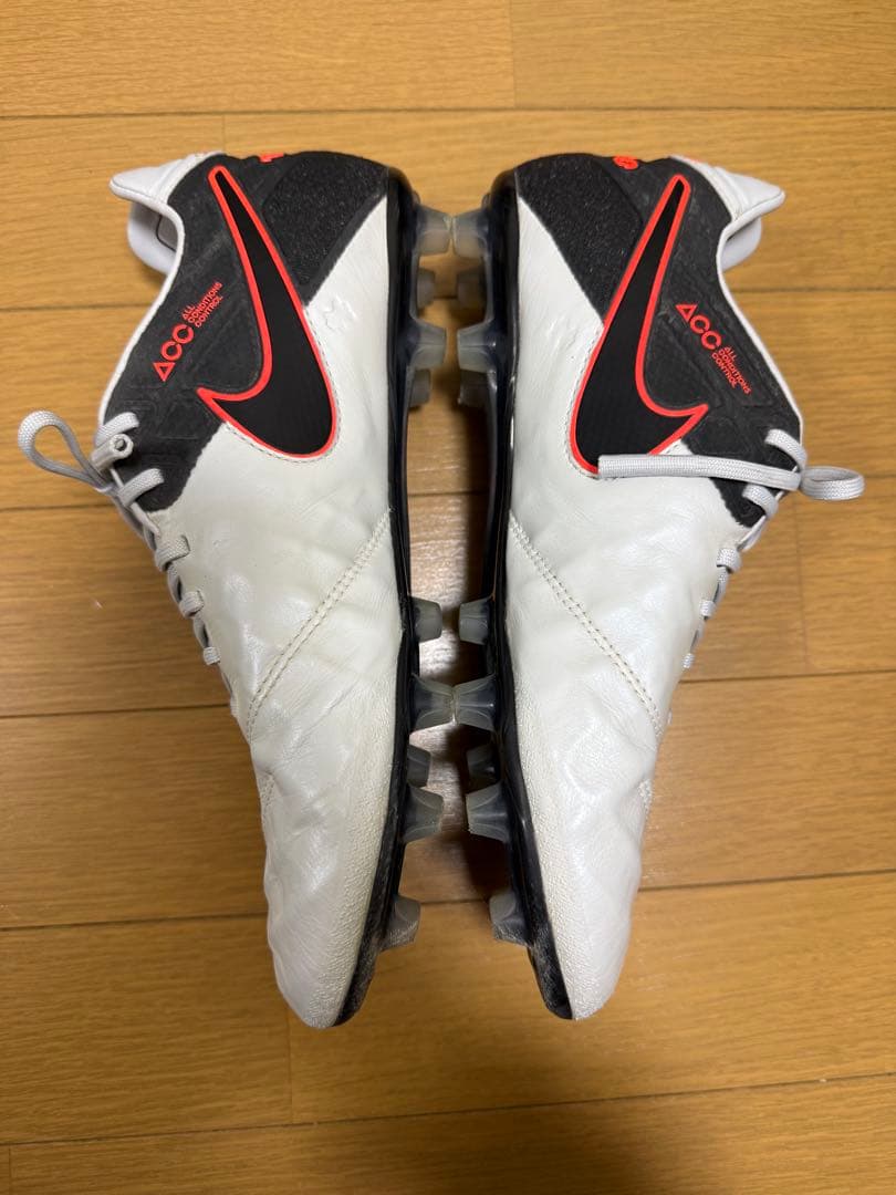 サッカースパイク ナイキ ティエンポレジェンド6