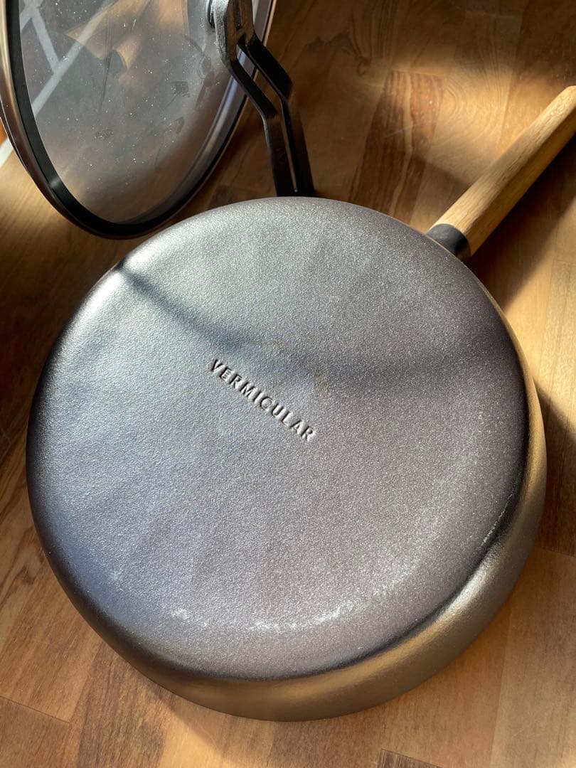 バーミキュラ　フライパン 24cm 深型（ガラス蓋付き）