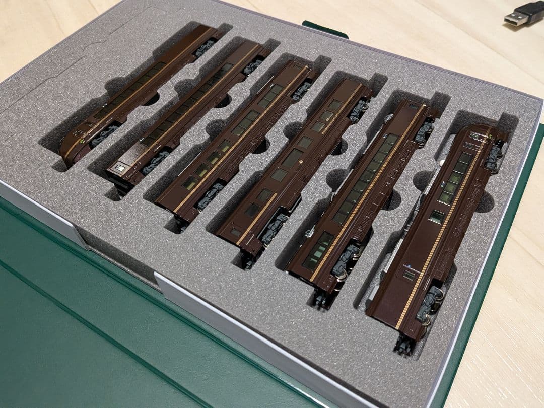 KATO 10-1991 E655系 なごみ(和) +特別車両付 6両