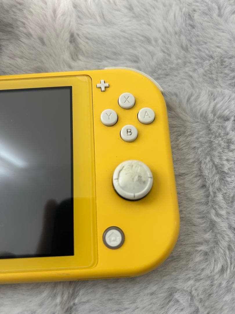 ニンテンドー　スイッチライト　Nintendo Switch lite イエロー