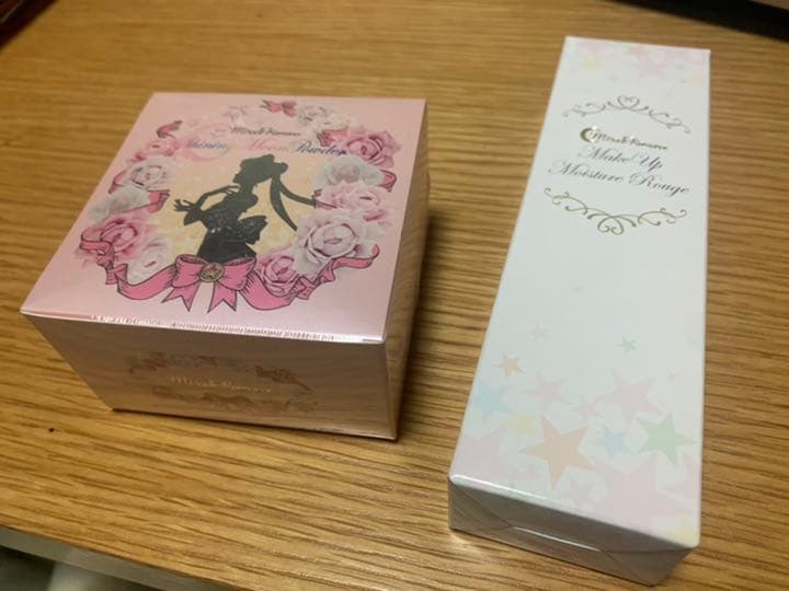 セーラームーンシャイニングムーンパウダーモイスチャールージュ