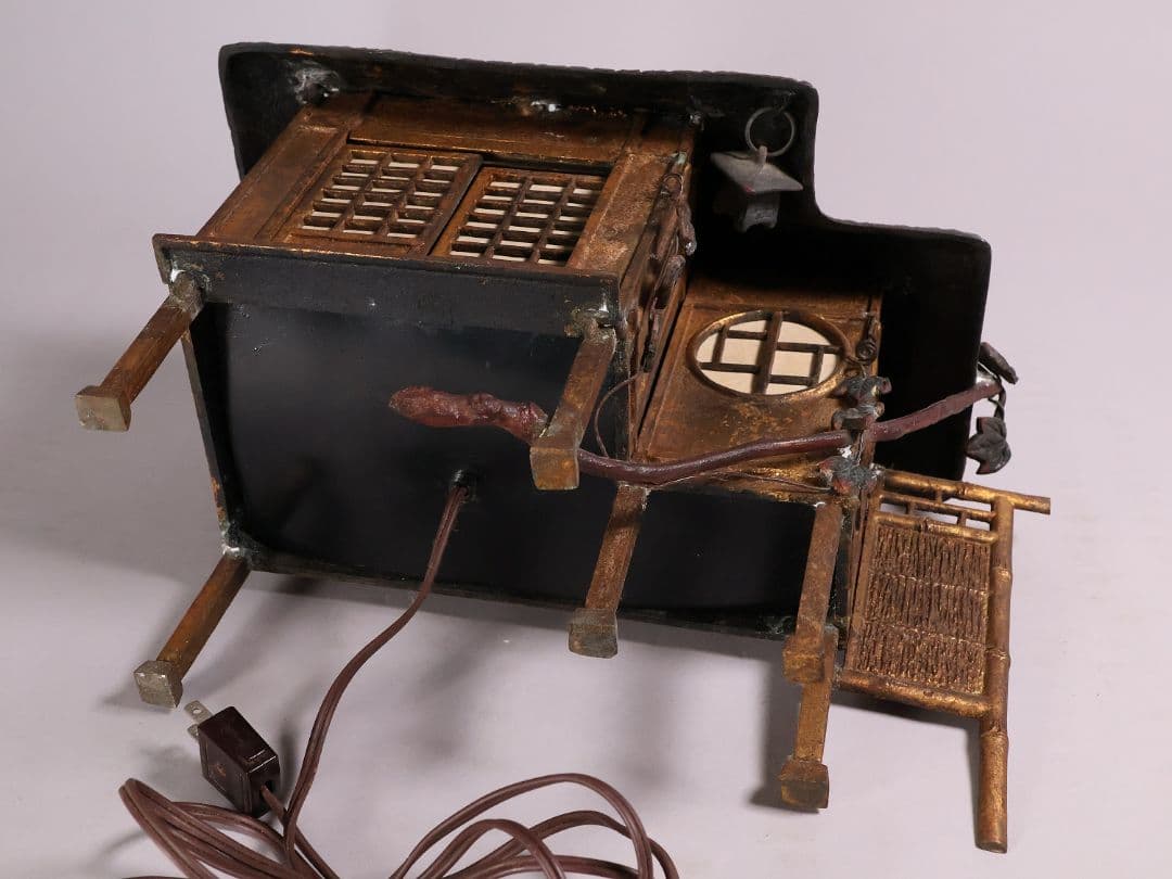 金工 銅製 葛屋灯篭 茅葺屋根 置灯籠 日本家屋 置物 ランプ【MA614】