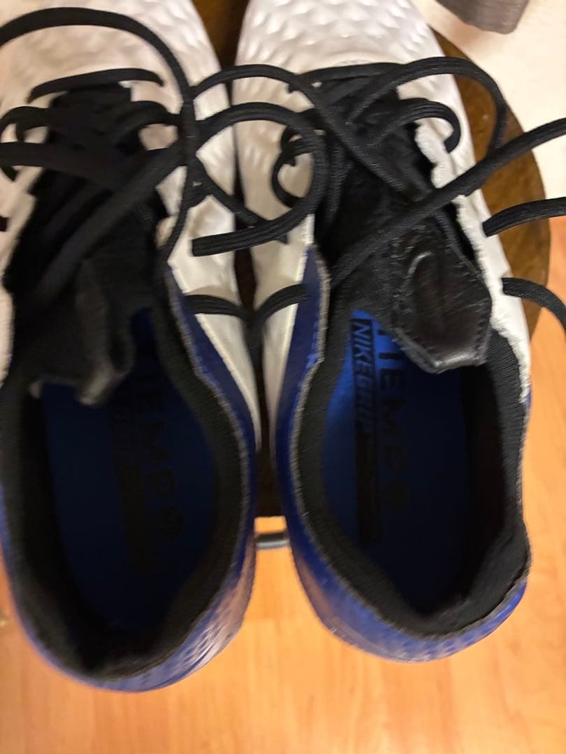 nike ティエンポンレジェンド8 25.5