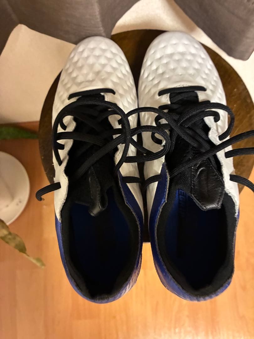 nike ティエンポンレジェンド8 25.5