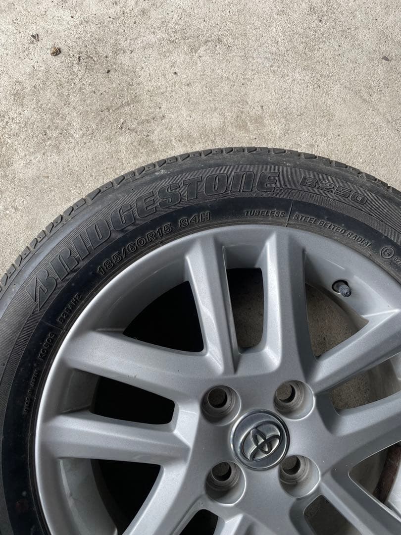 TOYOTA カローラフィールダー　純正ホイール　2本