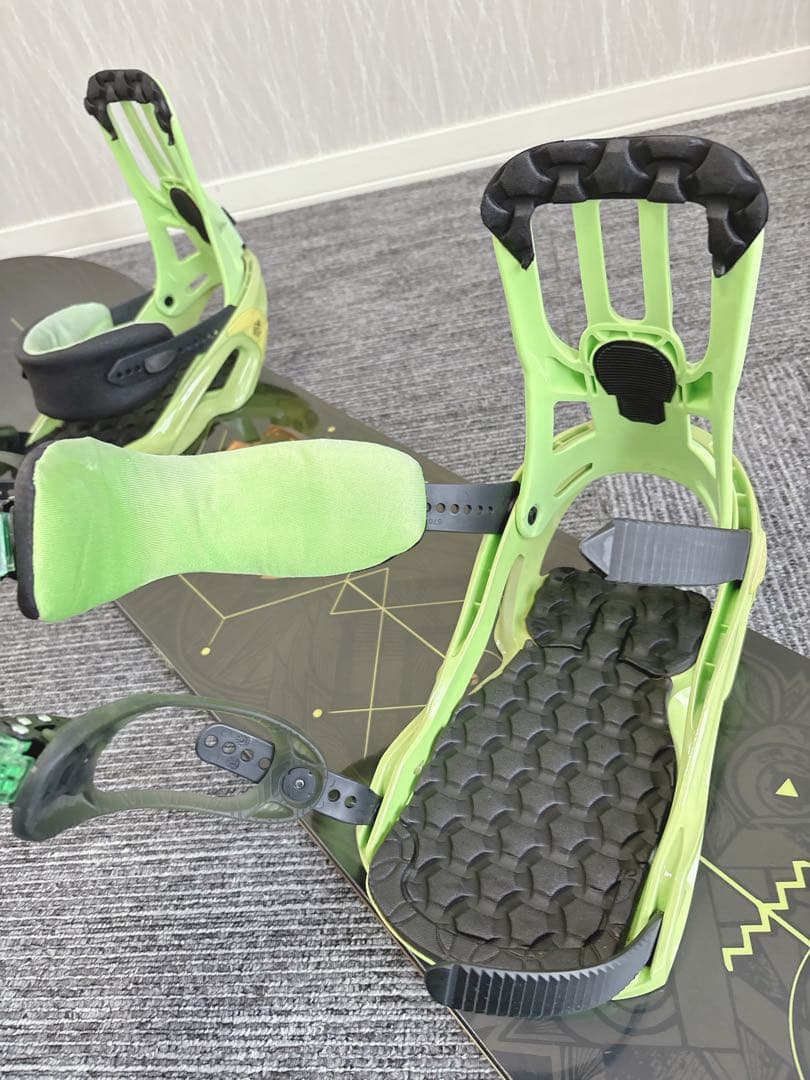 64超豪華❗️サロモン メンズスノーボードセット★スノボ147cm+ビン付