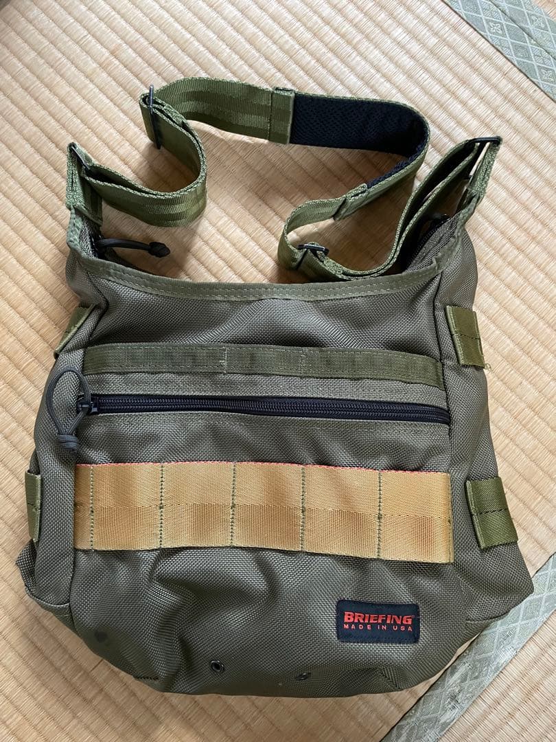 アメリカ製 BRIEFING デイトリッパー 廃盤カラー オリーブ