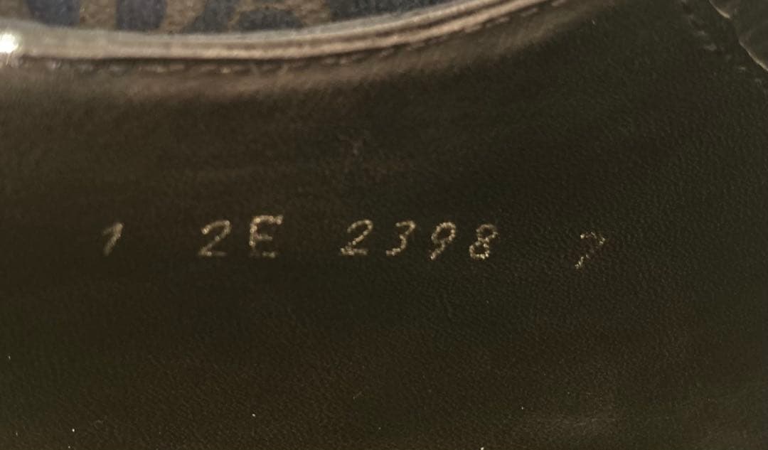 プラダ　クロコシューズ