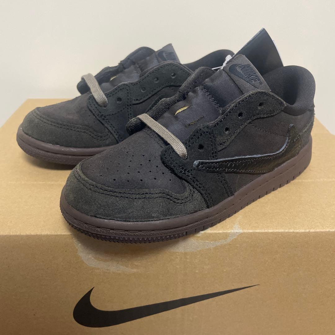 ジョーダン1LOWxトラヴィス スコ ット ベビーシューズ