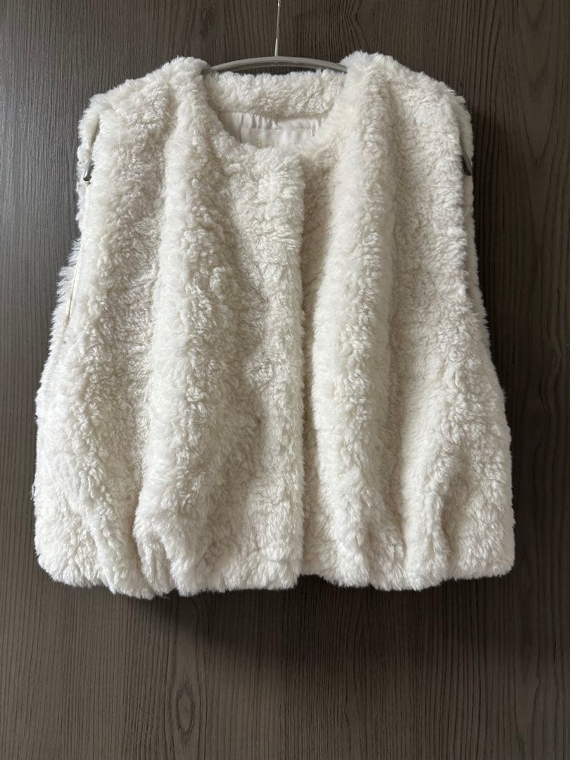 美品❣️Ballsey ボールジィ ランダムファーショートベスト ホワイト