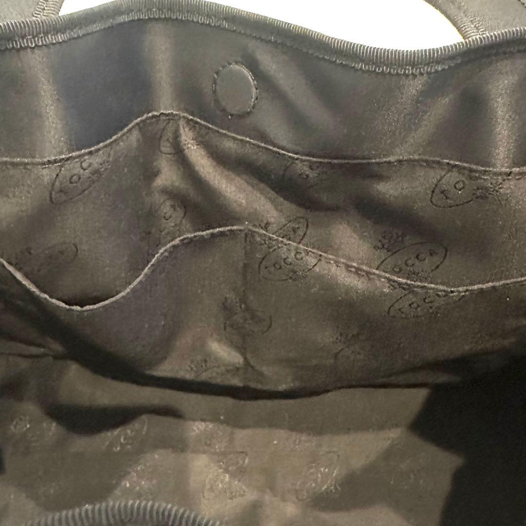 美品 TOCCA トッカ 黒 トートバッグ 軽量 大容量 A4 パソコン バッグ