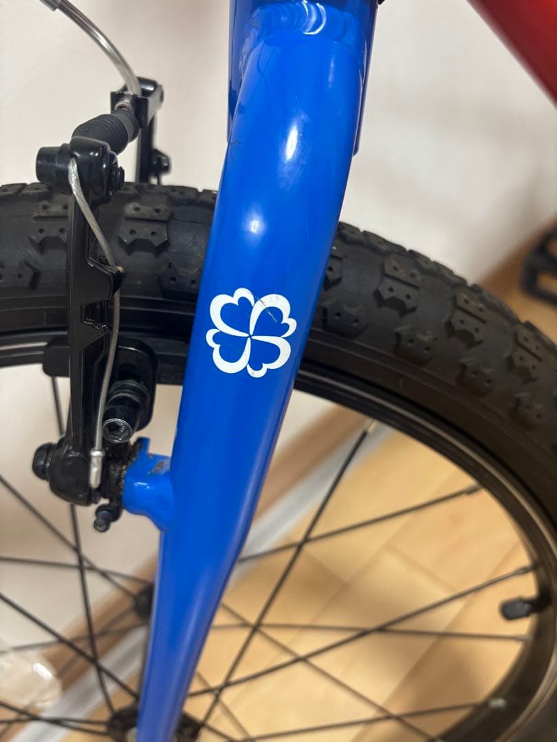 ヨツバサイクル　20インチ ヒーローレッド