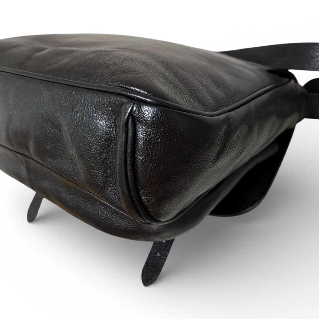 【でぐ様】　　イルビゾンテ 牛革ショルダーバッグ かぶせメッセンジャーバッグ