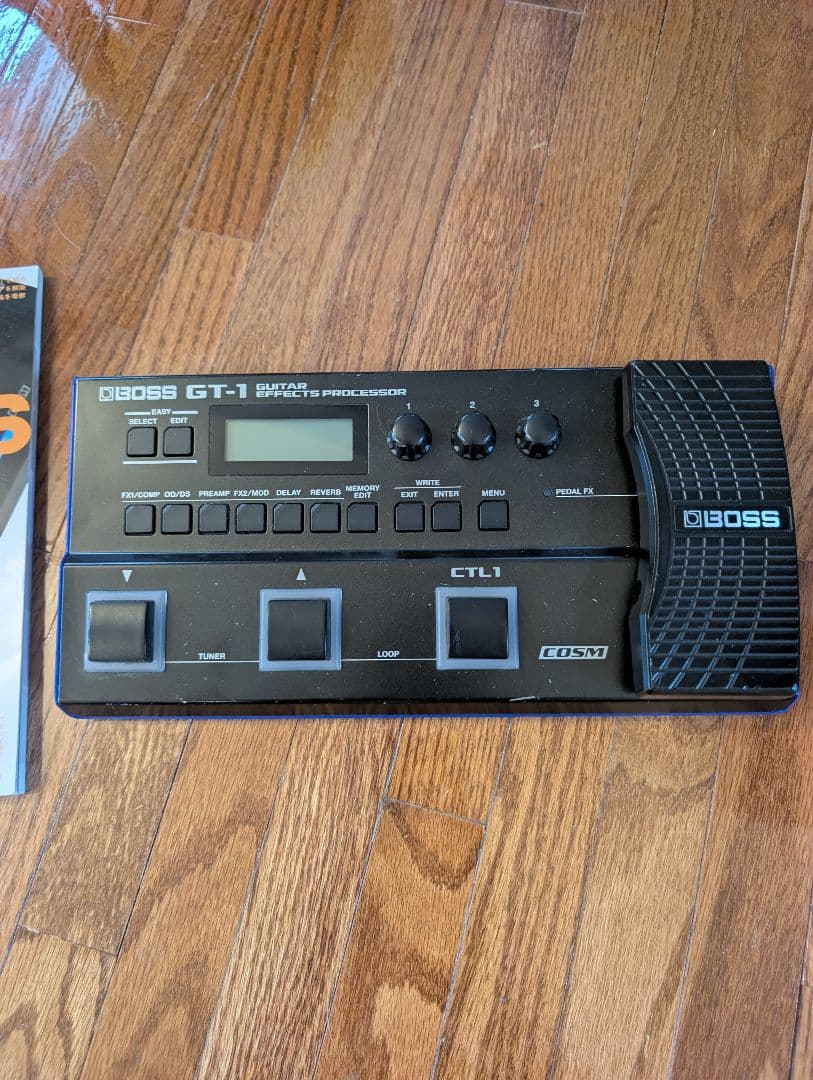 BOSS GTー1と教科書セット