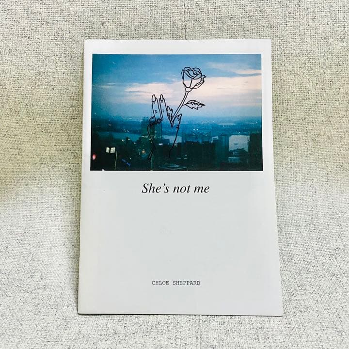 【希少品】She's not me / CHLOE SHEPPARD