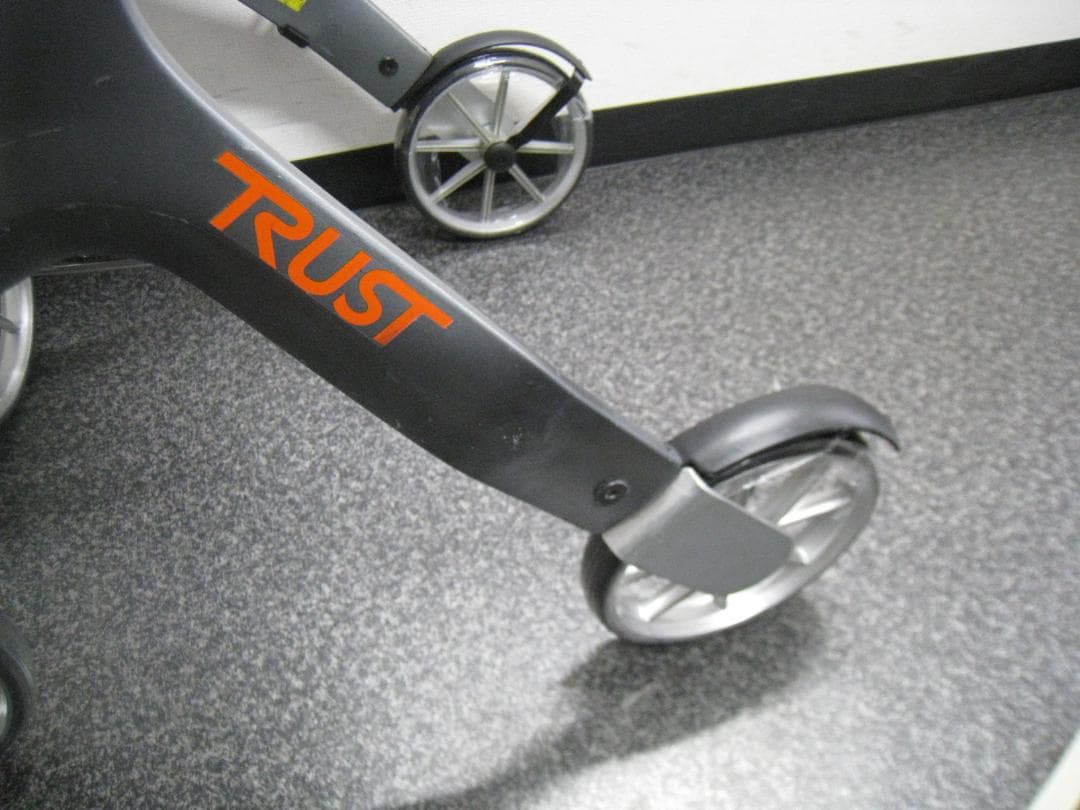 トラストケアウォーカー レッツフライ 歩行車 シルバーカー 竹虎