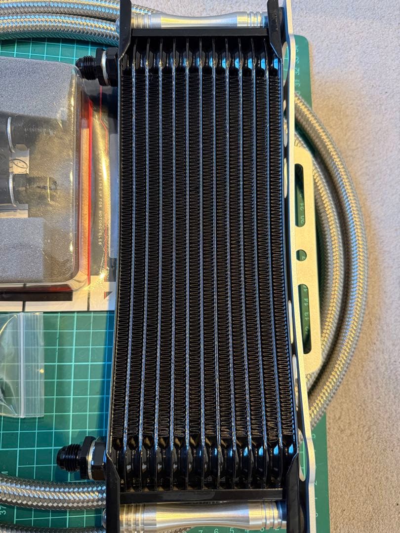 アクティブ　CBX400F ラウンドオイルクーラー　サイド廻し　アールズ