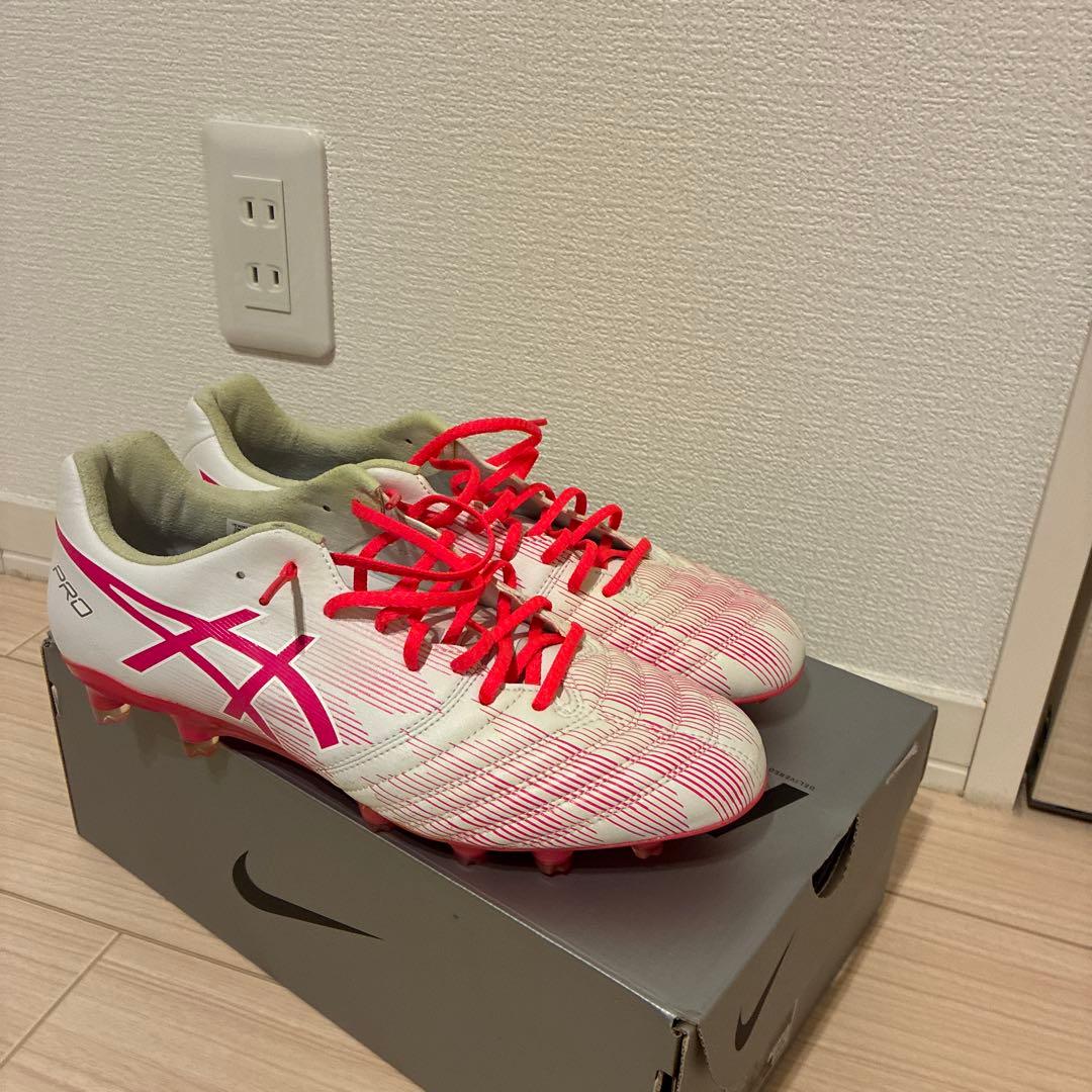 サッカースパイクアシックスxfly limited