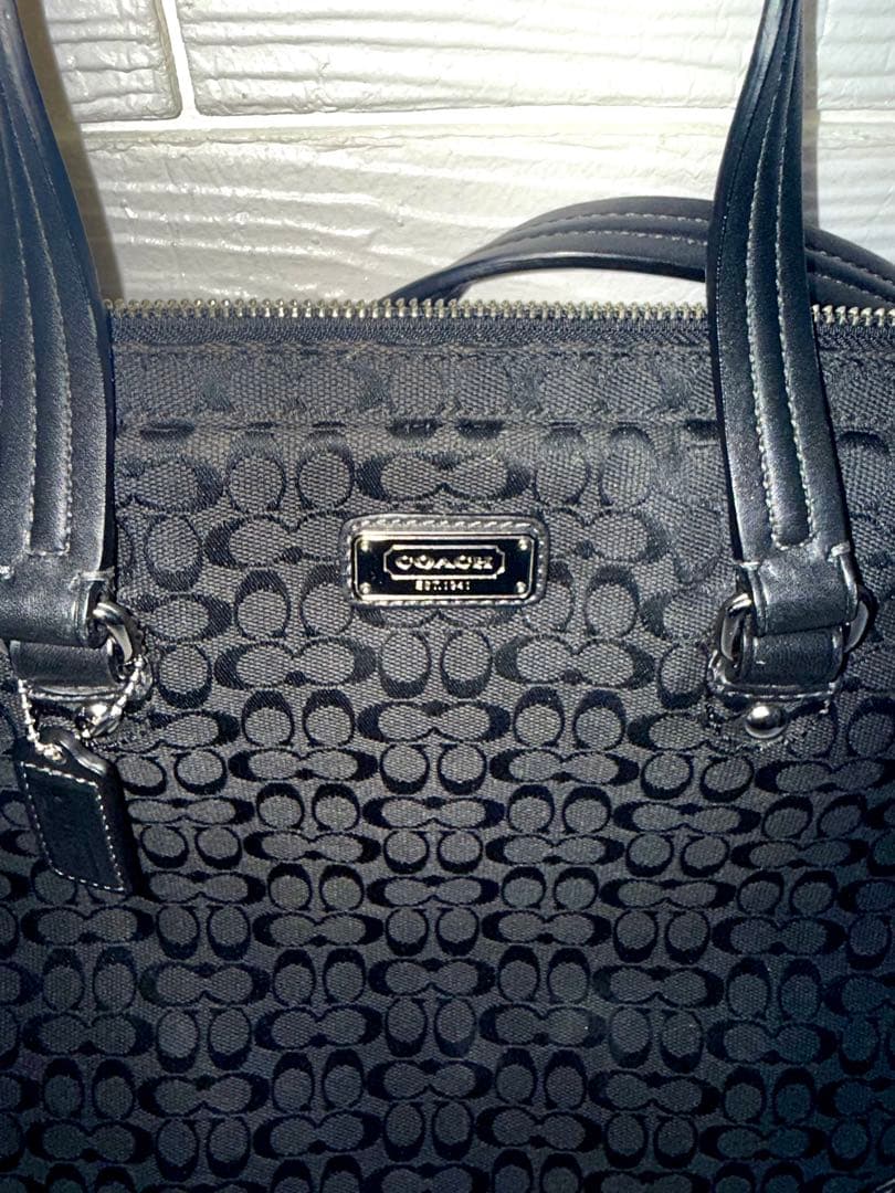 美品 コーチ シグネチャー ビジネスバッグ ブリーフケース A4 PC収納 黒