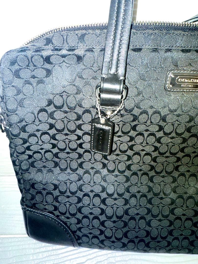 美品 コーチ シグネチャー ビジネスバッグ ブリーフケース A4 PC収納 黒