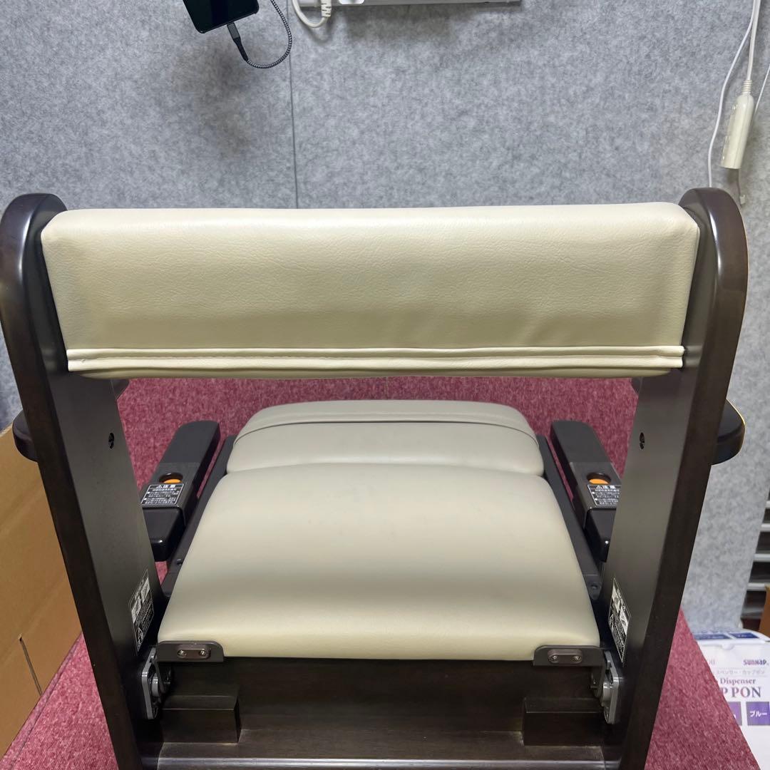 ［3481］Panasonic 家具調トイレ座楽 PN-L23707 ソフト便座