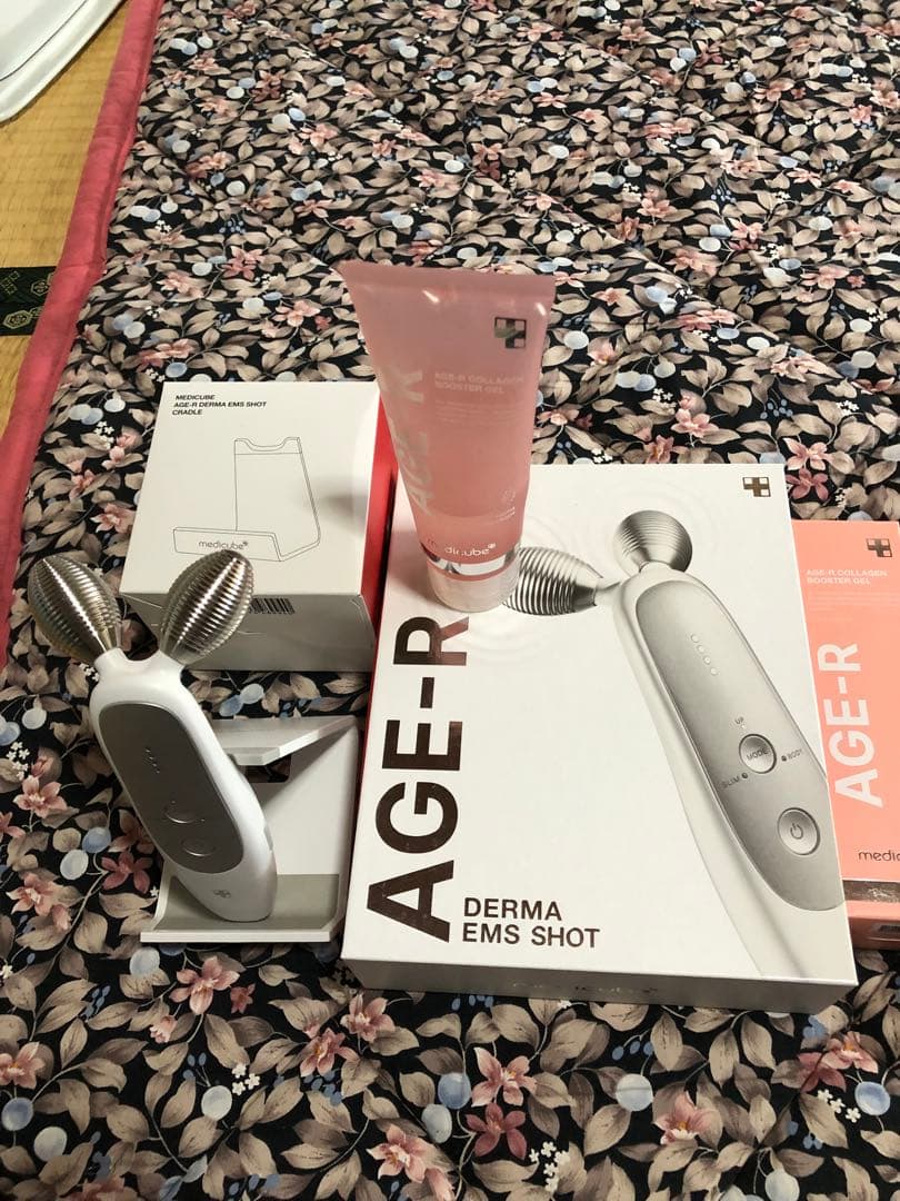AGE-R DERMA EMS SHOT 美顔器