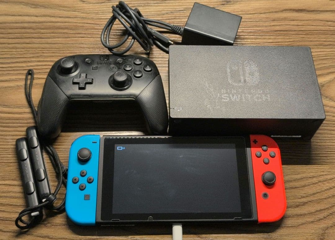 Nintendo Switch 本体 & 純正プロコン 付属品あり