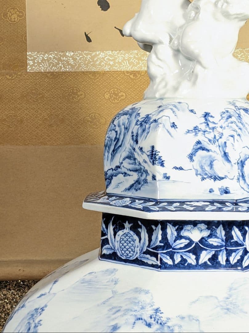 未使用　有田焼　沈香壺　染付　神右衛門作　総手描　特大八角壺　山水絵 三段飾り壷