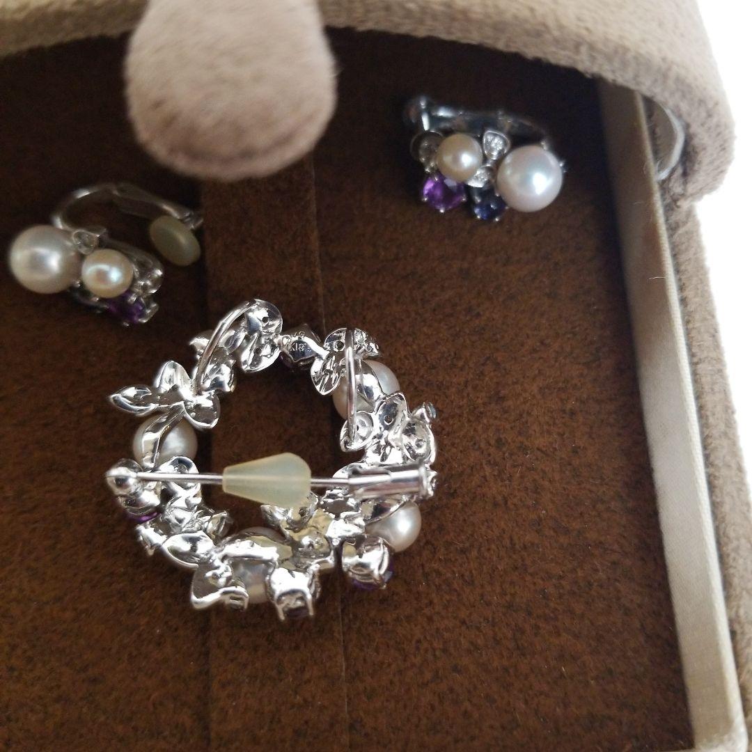 金K18WG 真珠と天然石とダイヤのブローチ・イヤリングセット