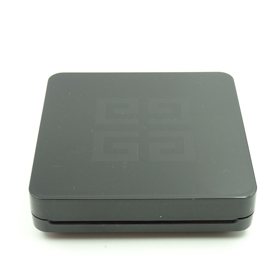 ジバンシイ　ソワン　ノワール　UV　コンパクト