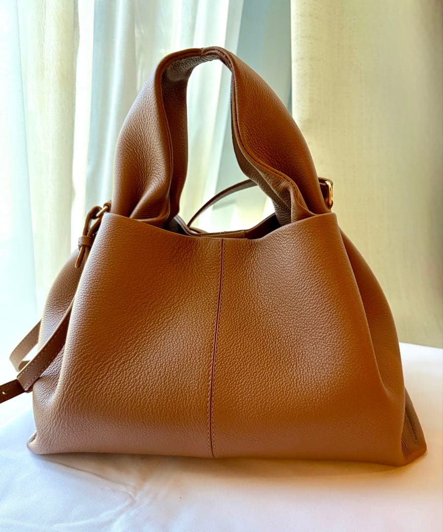 ポレーヌ Pole’ne Numero9 キャメルブラウン　レザー ハンドバッグ