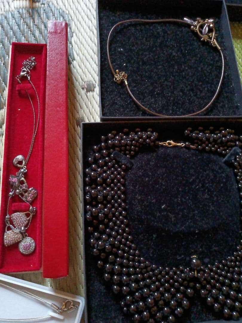 祖母の、遺品 ゴールドチェーンネックレス、ケース付き 数百種類