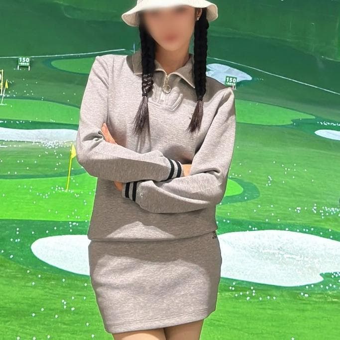 ●●グレー・ゴルフセットアップ●●ハーフジップトップス・インパン付きスカート