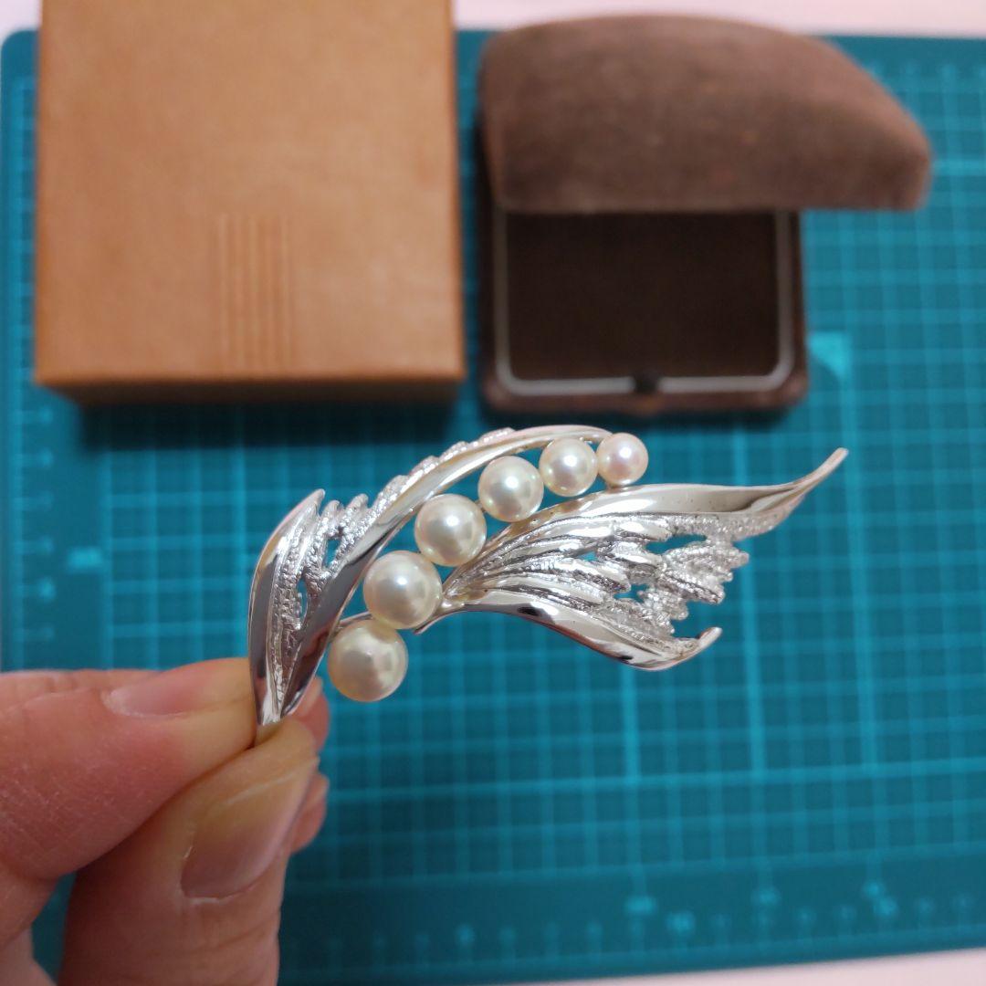 ミキモト ブローチ リーフデザイン