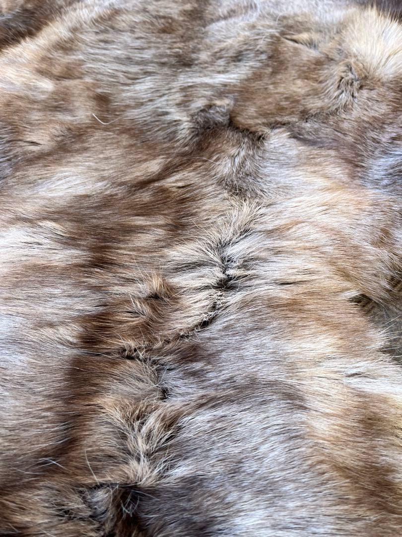 UPIダーラムトナカイファーワード L毛皮ラグ