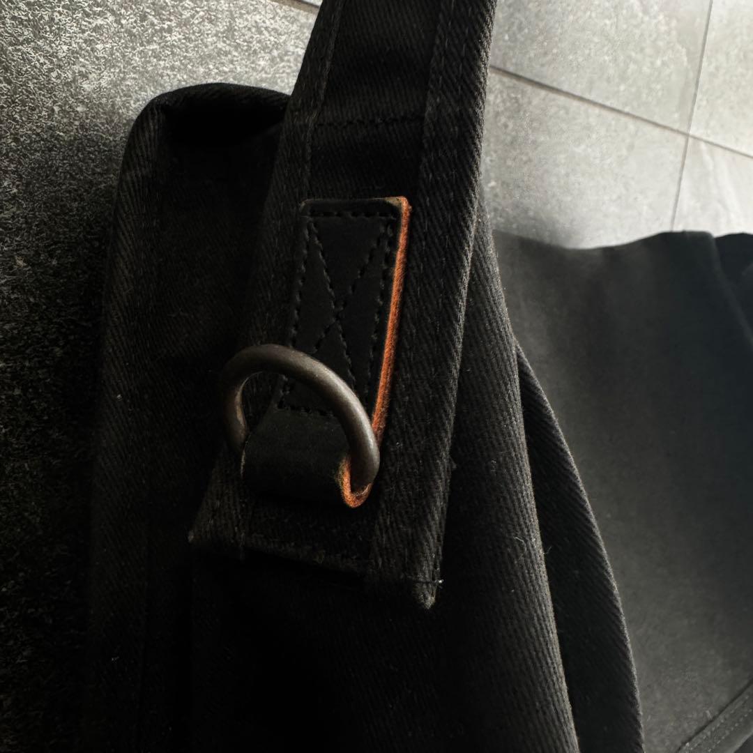 PORTER ブラック メッセンジャーバッグ大容量　黒