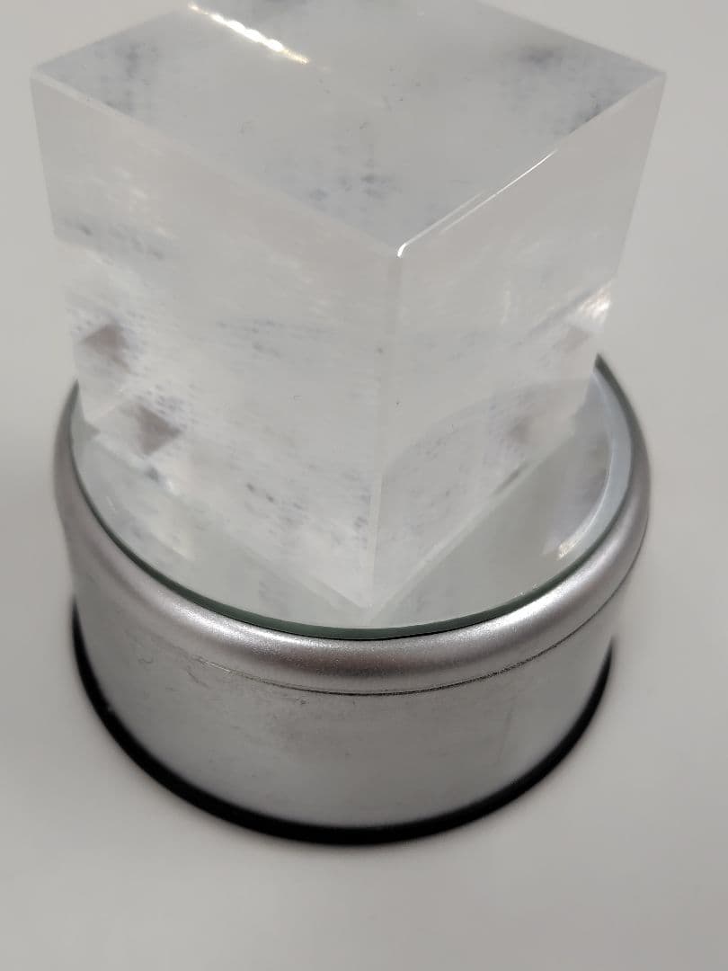 フォトニックフラクタルimagineイマジン　ヒランヤ研究所パワーシール台座付き